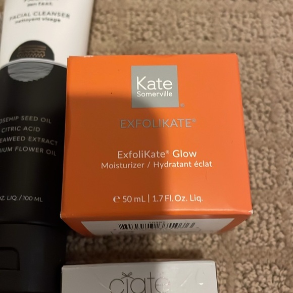 Branded make up - Picture 4 of 6